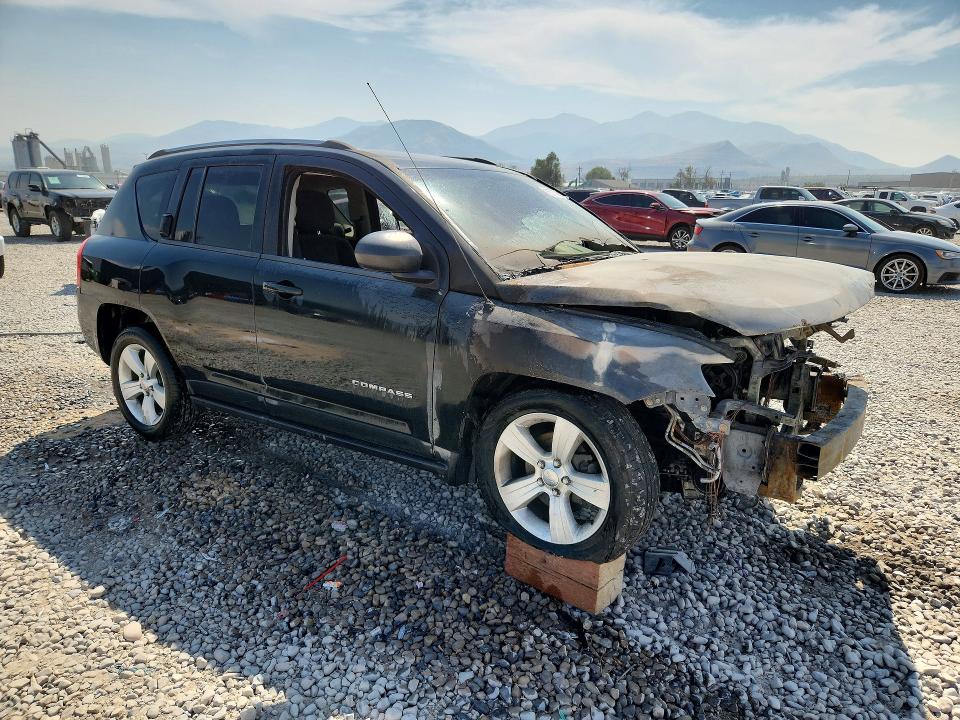 62717846 :رقم المزاد ، 1C4NJDBB8DD180822 vin ، 2013 Jeep Compass مزاد بيع