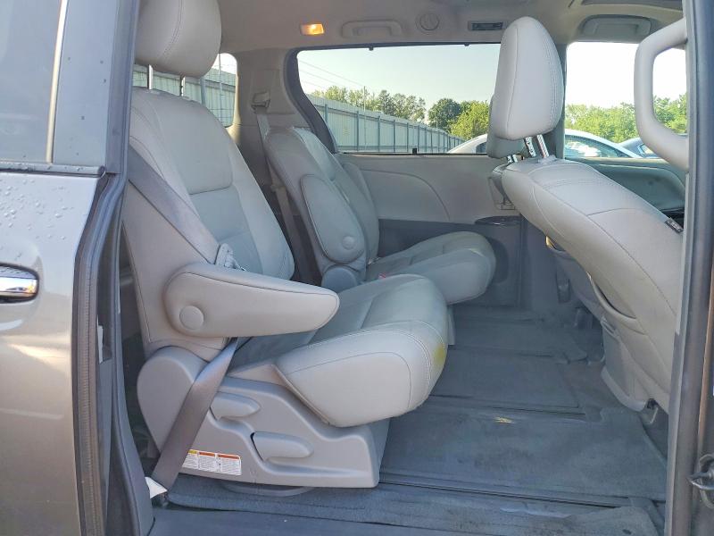 64212786 :رقم المزاد ، 5TDDK3DC7GS142693 vin ، 2016 Toyota Sienna مزاد بيع
