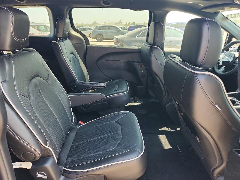 66070226 :رقم المزاد ، 2C4RC1GG4VR557126 vin ، 2027 Chrysler Pacifica مزاد بيع