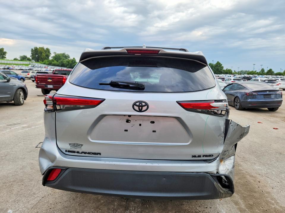 Продаж на аукціоні авто 2022 Toyota Highlander, vin: 5TDGZRBH7NS582422, номер лоту: 65127336