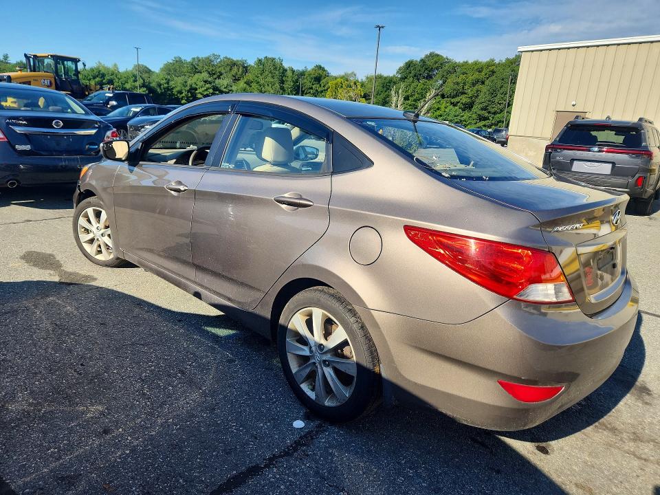 Продаж на аукціоні авто 2014 Hyundai Accent, vin: KMHCU4AE4EU590069, номер лоту: 63203146