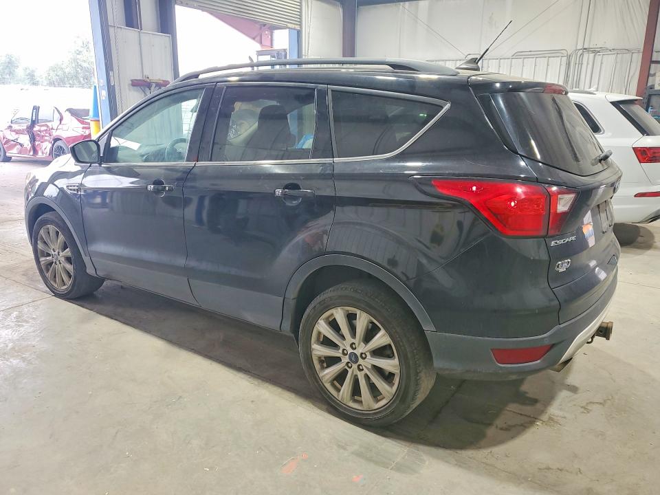 2019 Ford Escape მანქანა იყიდება აუქციონზე, vin: 1FMCU9HD2KUB90355, აუქციონის ნომერი: 64648936