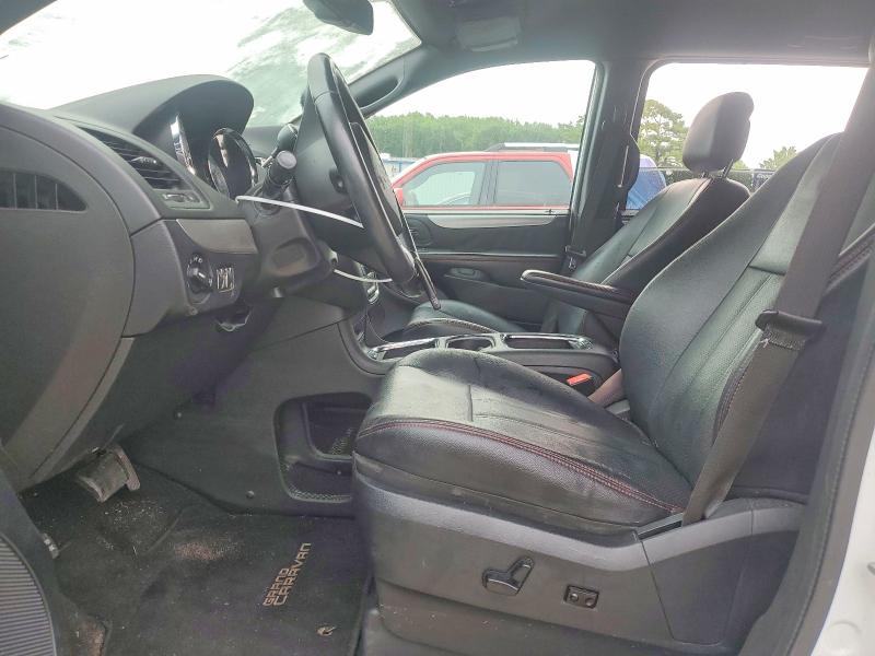 64493626 :رقم المزاد ، 2C4RDGEG4JR147553 vin ، 2018 Dodge Grand Caravan مزاد بيع