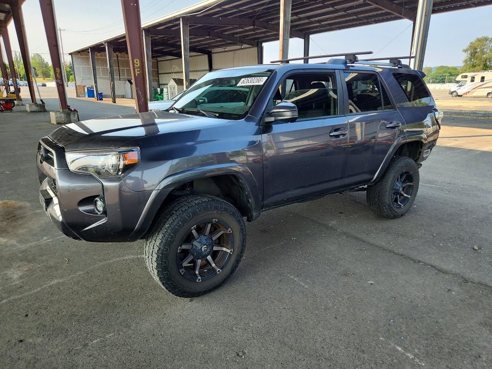 2021 Toyota 4runner მანქანა იყიდება აუქციონზე, vin: JTEMU5JR6M5902740, აუქციონის ნომერი: 62630266