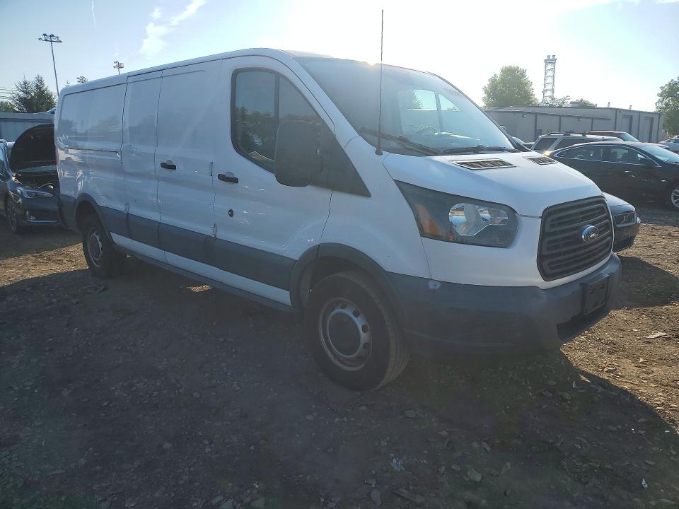 63422496 :رقم المزاد ، 1FTYE9ZM6HKA52599 vin ، 2017 Ford Transit مزاد بيع