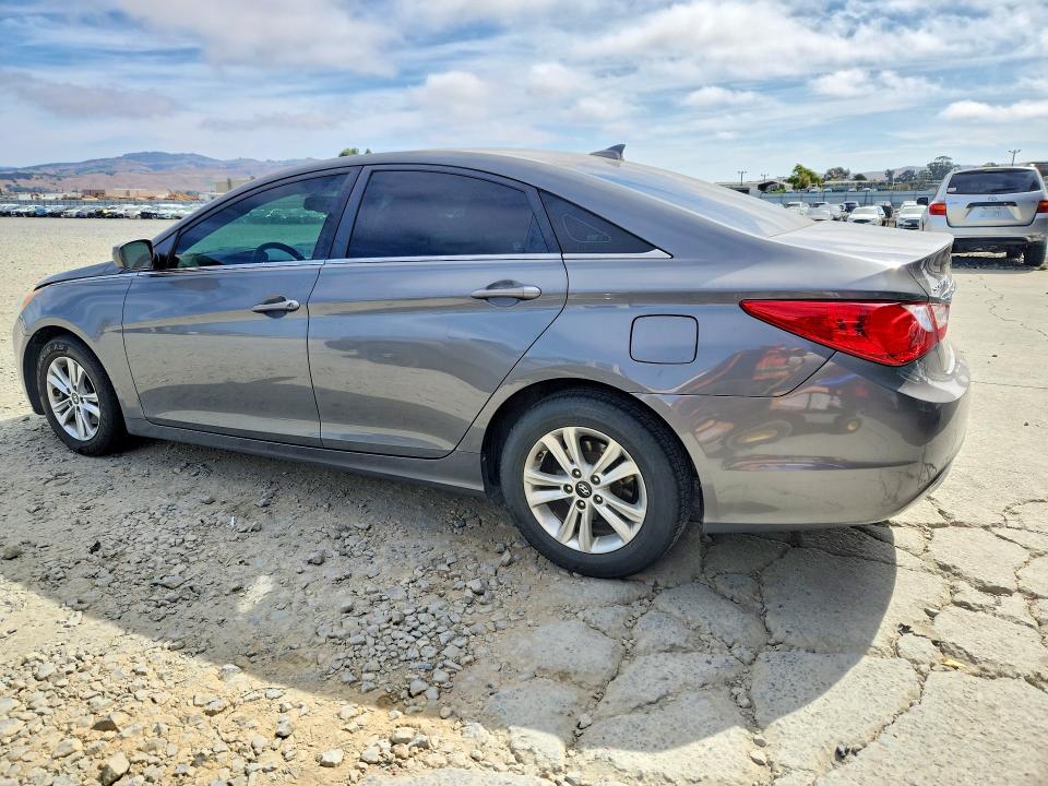 2013 Hyundai Sonata მანქანა იყიდება აუქციონზე, vin: 5NPEB4AC4DH734407, აუქციონის ნომერი: 64650346