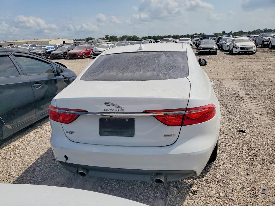 Продаж на аукціоні авто 2018 Jaguar Xf, vin: SAJBR4FX7JCY70596, номер лоту: 64149176