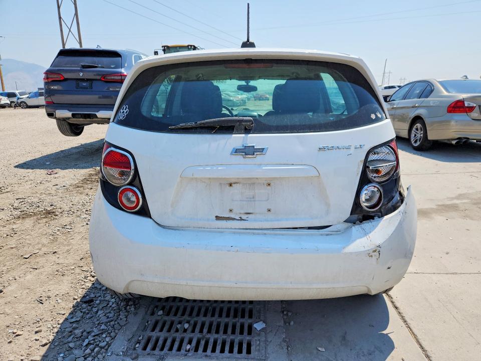 64418756 :رقم المزاد ، 1G1JC6SH7F4188298 vin ، 2015 Chevrolet Sonic مزاد بيع