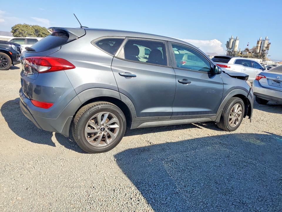 65055406 :رقم المزاد ، KM8J23A45HU438692 vin ، 2017 Hyundai Tucson مزاد بيع