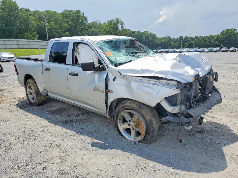 63422646 :رقم المزاد ، 1C6RR7KT3FS586968 vin ، 2015 Ram 1500 مزاد بيع