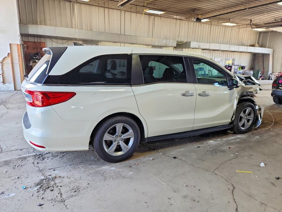 63314496 :رقم المزاد ، 5FNRL6H77JB085506 vin ، 2018 Honda Odyssey مزاد بيع