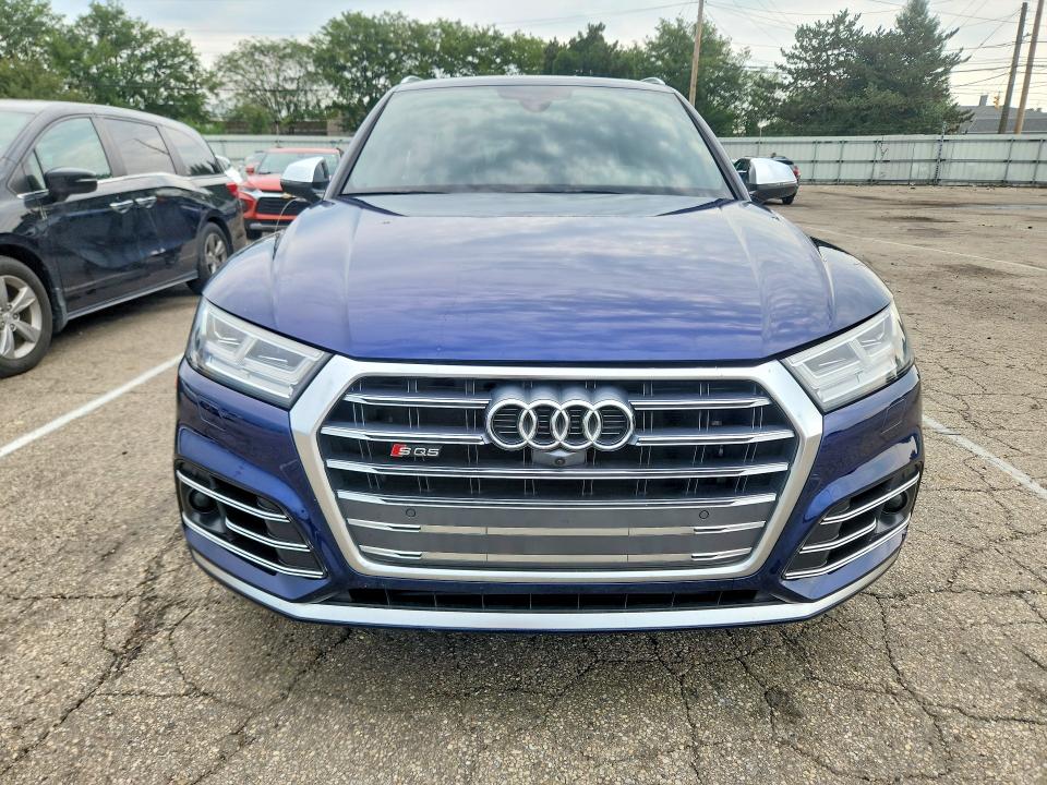 64618326 :رقم المزاد ، WA1C4AFY8J2161538 vin ، 2018 Audi Sq5 مزاد بيع