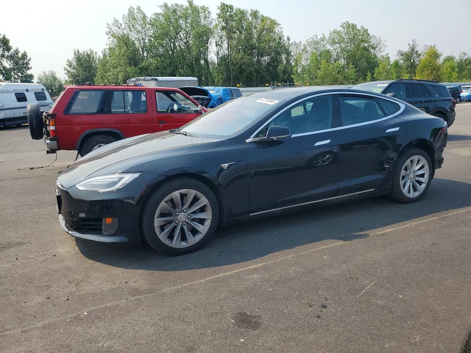 2017 Tesla Model S მანქანა იყიდება აუქციონზე, vin: 5YJSA1E15HF209700, აუქციონის ნომერი: 62816846