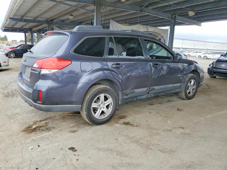 2010 Subaru Outback მანქანა იყიდება აუქციონზე, vin: 4S4BRBCC1A3322240, აუქციონის ნომერი: 64833386