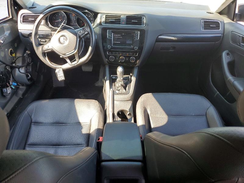 66231606 :رقم المزاد ، 3VWL17AJ2HM333770 vin ، 2017 Volkswagen Jetta مزاد بيع