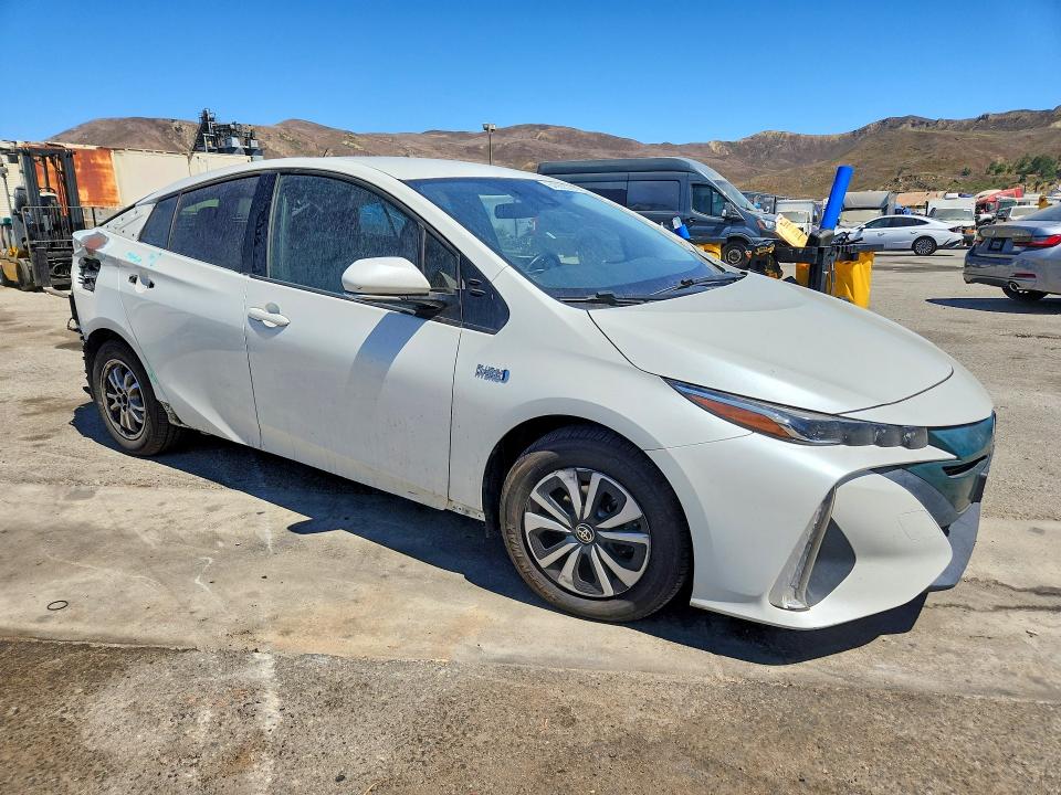 Продаж на аукціоні авто 2017 Toyota Prius Prime, vin: JTDKARFP7H3021064, номер лоту: 64568326
