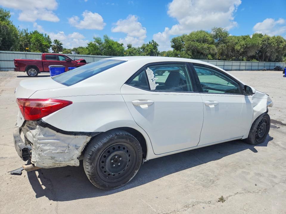 64970766 :رقم المزاد ، 2T1BURHE6HC778306 vin ، 2017 Toyota Corolla مزاد بيع