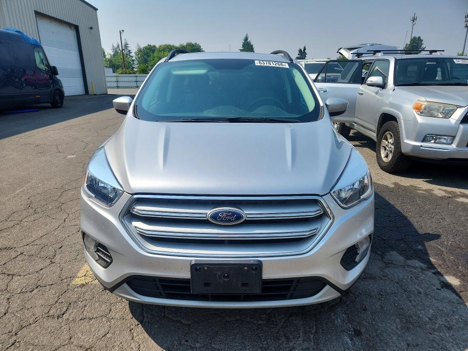 2018 Ford Escape მანქანა იყიდება აუქციონზე, vin: 1FMCU9GD7JUC60948, აუქციონის ნომერი: 63781266