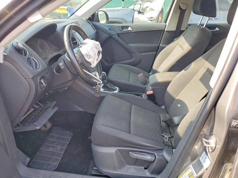 2018 Volkswagen Tiguan Limited მანქანა იყიდება აუქციონზე, vin: WVGBV7AX5JK003363, აუქციონის ნომერი: 63233776