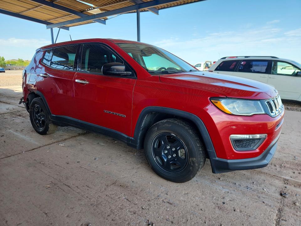 63700306 :رقم المزاد ، 3C4NJCAB2JT368950 vin ، 2018 Jeep Compass مزاد بيع
