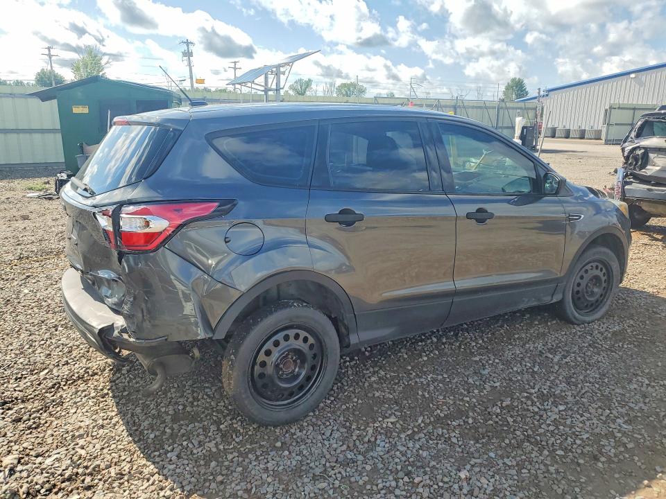 2017 Ford Escape მანქანა იყიდება აუქციონზე, vin: 1FMCU0F71HUE74240, აუქციონის ნომერი: 63653086