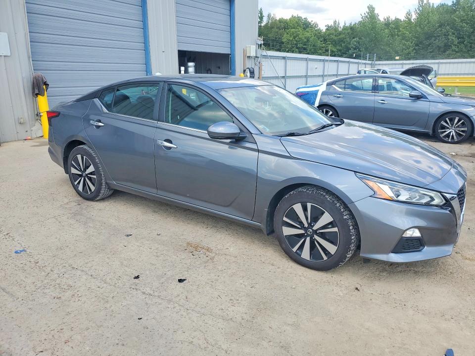 64463106 :رقم المزاد ، 1N4BL4DW2NN333399 vin ، 2022 Nissan Altima مزاد بيع