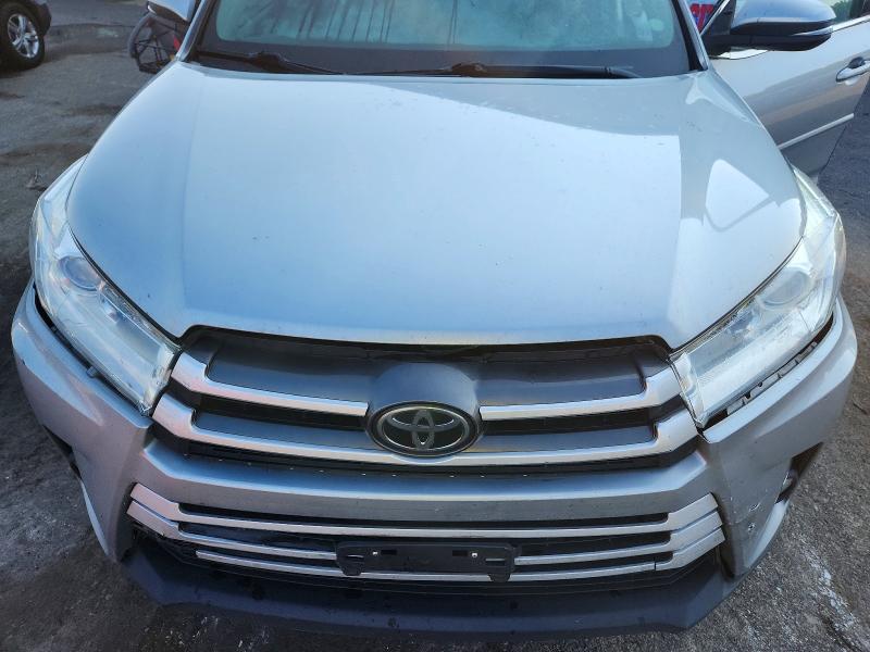 Продаж на аукціоні авто 2017 Toyota Highlander, vin: 5TDJZRFH8HS508995, номер лоту: 62882106