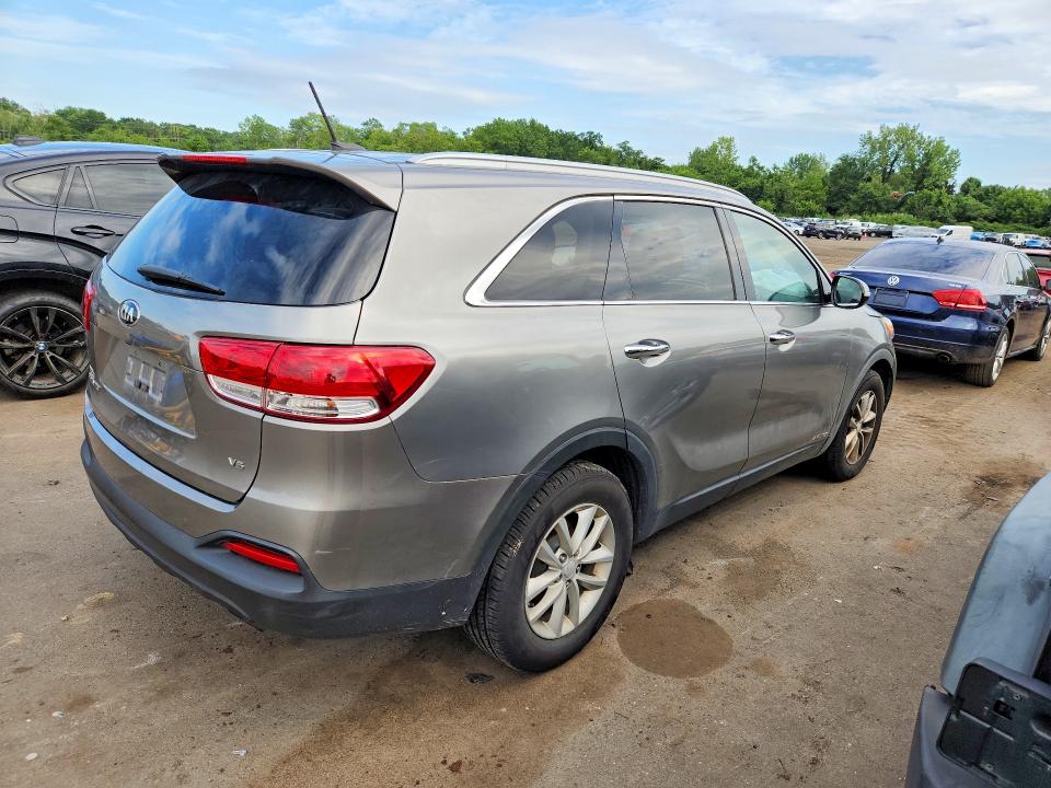 2017 Kia Sorento მანქანა იყიდება აუქციონზე, vin: 5XYPGDA56HG242034, აუქციონის ნომერი: 64130356