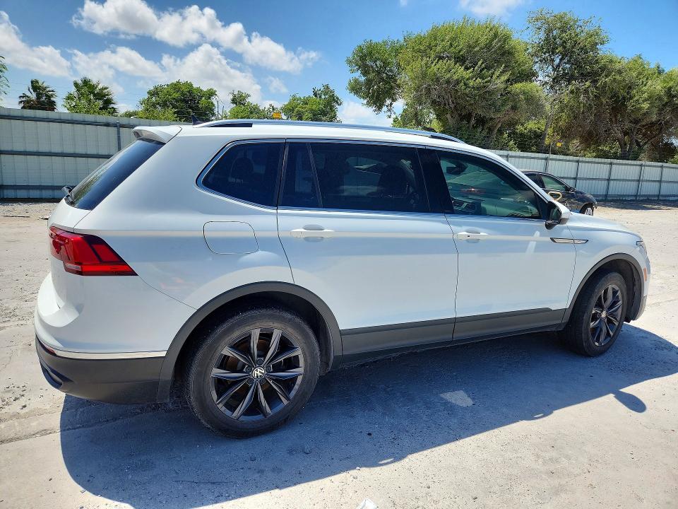 64956066 :رقم المزاد ، 3VV3B7AXXNM071286 vin ، 2022 Volkswagen Tiguan مزاد بيع