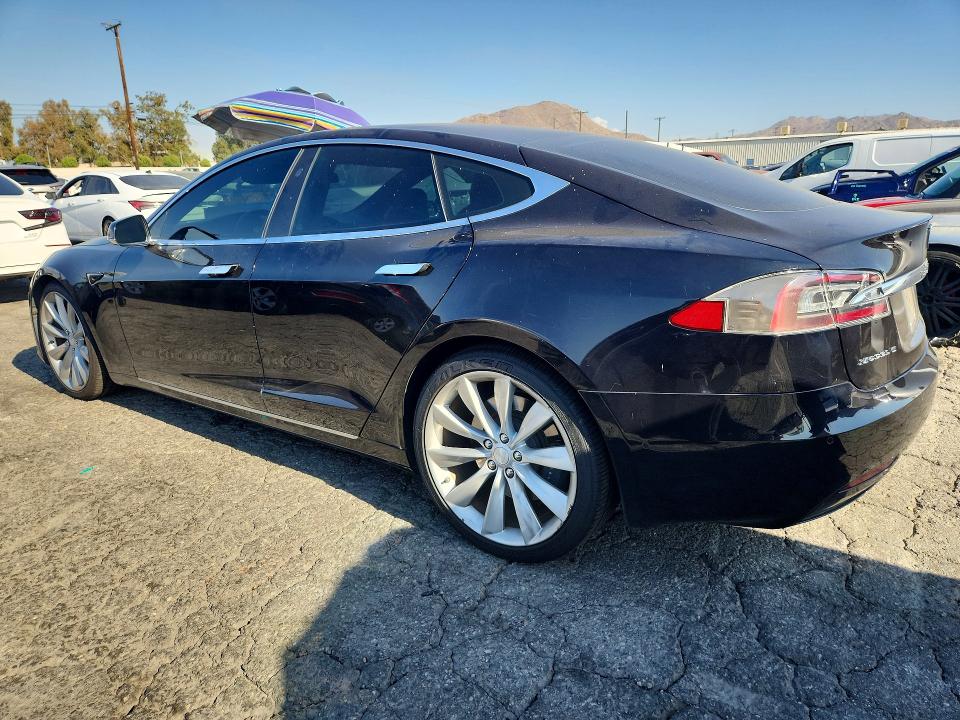 66411996 :رقم المزاد ، 5YJSA1E2XHF199562 vin ، 2017 Tesla Model S مزاد بيع