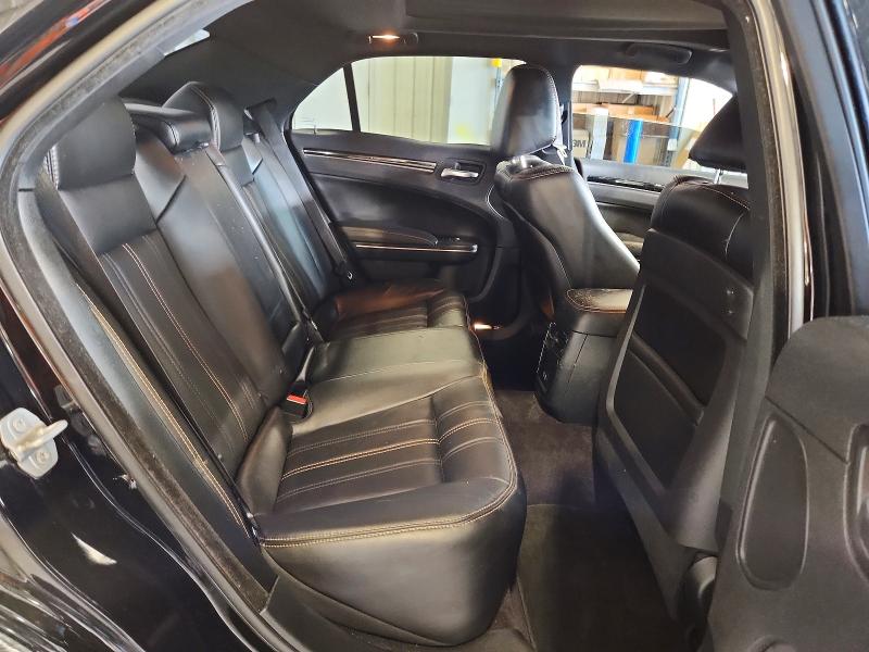 64217886 :رقم المزاد ، 2C3CCABTXHH593850 vin ، 2017 Chrysler 300 مزاد بيع