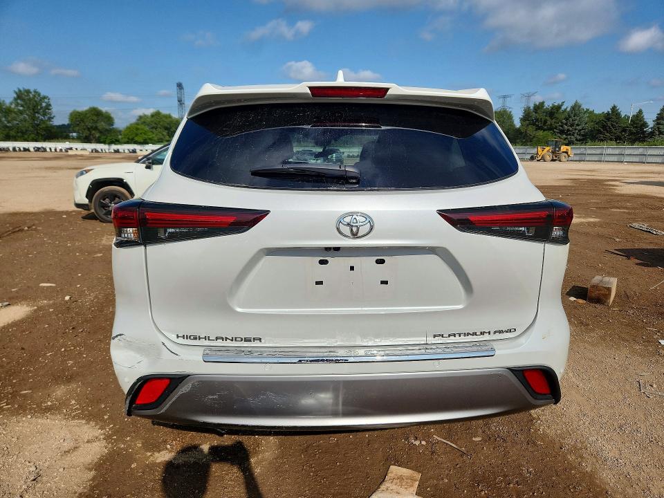 Продаж на аукціоні авто 2024 Toyota Highlander, vin: 5TDKDRBH7RS542128, номер лоту: 63947036
