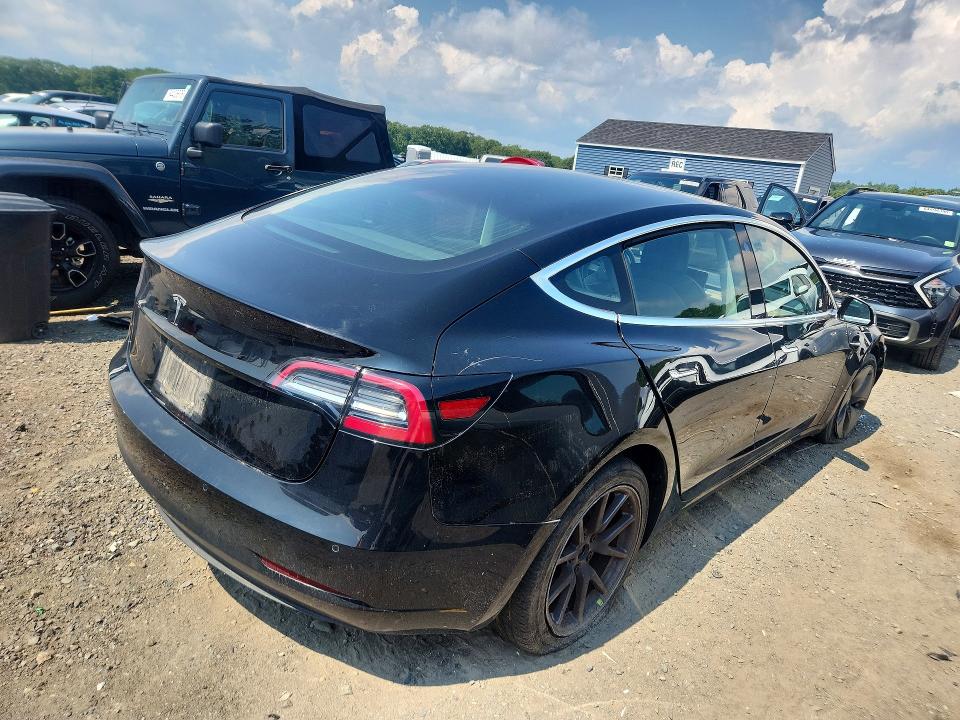 Продажа на аукционе авто 2018 Tesla Model 3, vin: 5YJ3E1EA1JF075895, номер лота: 64247016