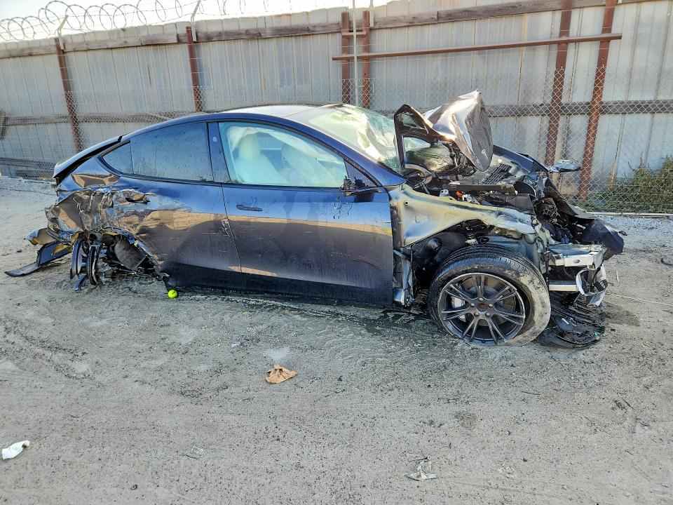 Продажа на аукционе авто 2025 Tesla Model Y, vin: 7SAYGDED0SF315549, номер лота: 64295686