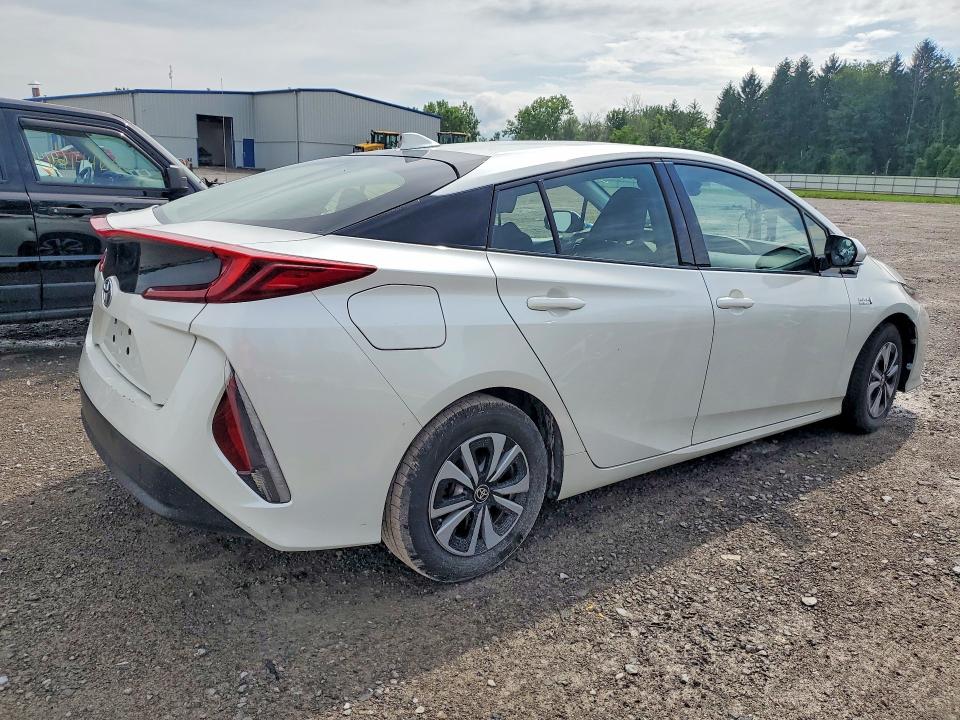 2017 Toyota Prius Prime მანქანა იყიდება აუქციონზე, vin: JTDKARFP9H3042207, აუქციონის ნომერი: 64144216