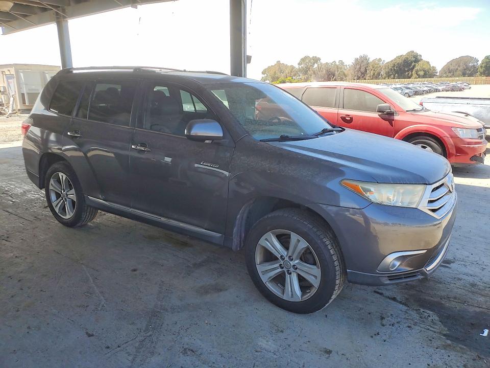 Auction sale of the 2013 Toyota Highlander, vin: 5TDYK3EHXDS109050, lot number: 64335736