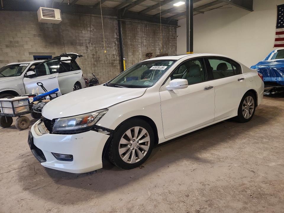 2015 Honda Accord მანქანა იყიდება აუქციონზე, vin: 1HGCR2F71FA068556, აუქციონის ნომერი: 63828006
