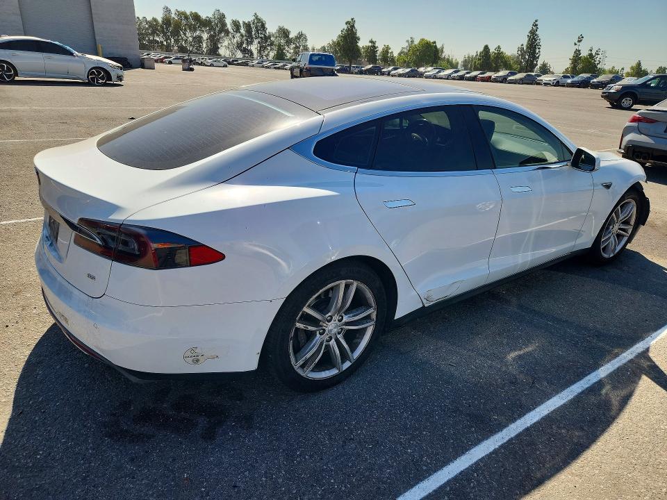 2013 Tesla Model S მანქანა იყიდება აუქციონზე, vin: 5YJSA1CN2DFP25769, აუქციონის ნომერი: 66204526