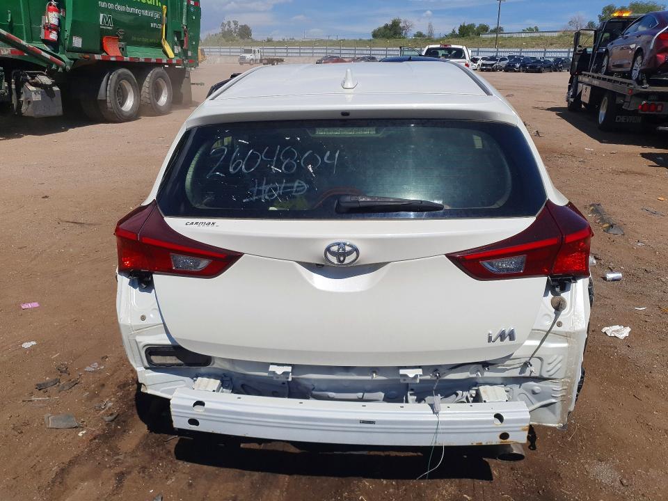 67011176 :رقم المزاد ، JTNKARJE5JJ567784 vin ، 2018 Toyota Corolla Im مزاد بيع