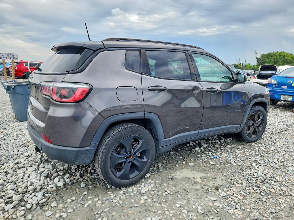 63909906 :رقم المزاد ، 3C4NJCBB3JT318315 vin ، 2018 Jeep Compass مزاد بيع
