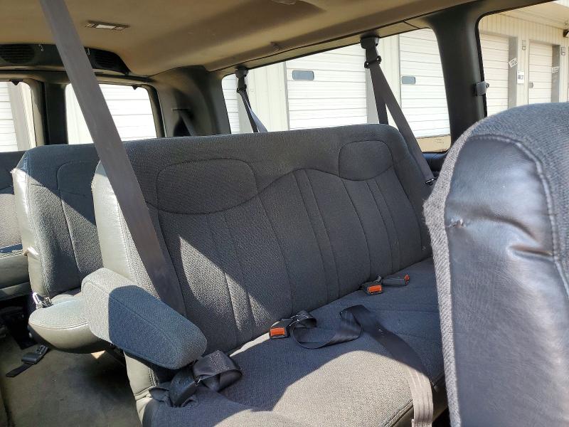 70699206 :رقم المزاد ، 1GAHG39G621126806 vin ، 2002 Chevrolet Express G3500 مزاد بيع