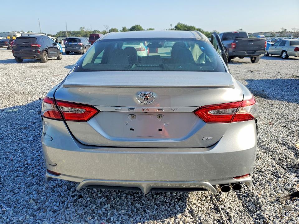Auction sale of the 2018 Toyota Camry, vin: 4T1B11HK9JU154181, lot number: 61899556