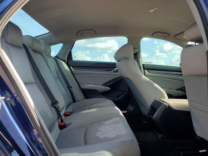 64834556 :رقم المزاد ، 1HGCV1F18JA013855 vin ، 2018 Honda Accord مزاد بيع