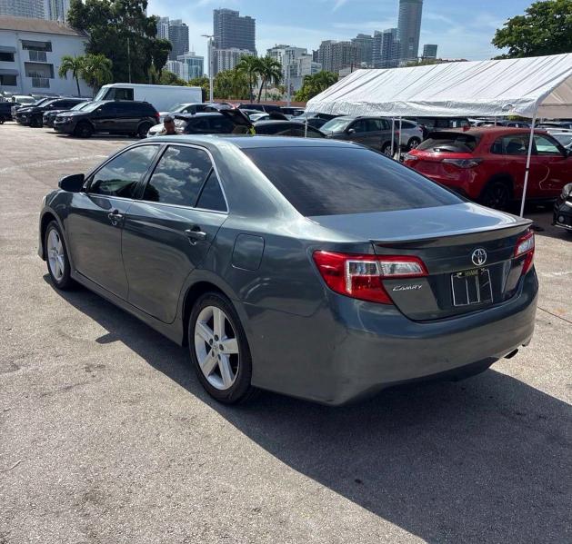 63879426 :رقم المزاد ، 4T1BF1FKXDU679971 vin ، 2013 Toyota Camry مزاد بيع