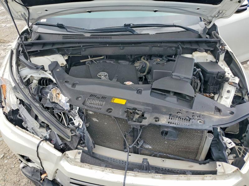 64834186 :رقم المزاد ، 5TDBZRFH4KS922819 vin ، 2019 Toyota Highlander مزاد بيع