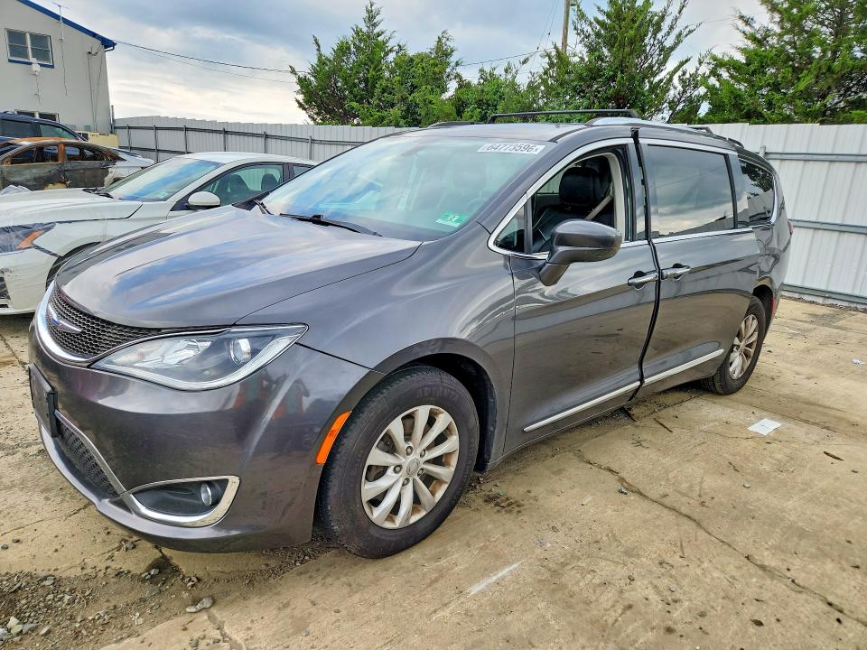 Auction sale of the 2018 Chrysler Pacifica, vin: 2C4RC1BG9JR356212, lot number: 64773596
