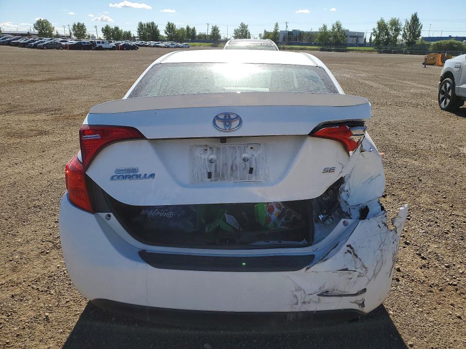 66108546 :رقم المزاد ، 2T1BURHE3HC957337 vin ، 2017 Toyota Corolla مزاد بيع