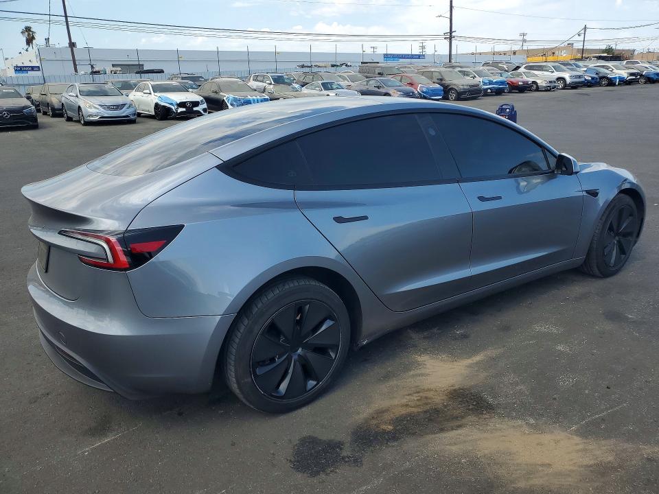 64849806 :رقم المزاد ، 5YJ3E1EA8SF896476 vin ، 2025 Tesla Model 3 مزاد بيع