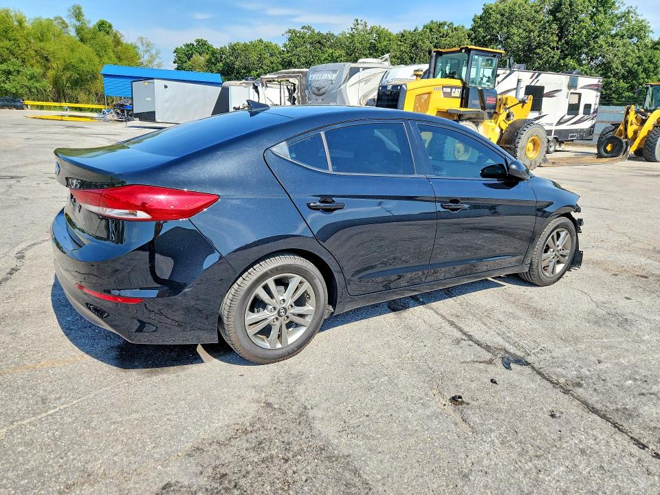 66234076 :رقم المزاد ، 5NPD84LF4HH110016 vin ، 2017 Hyundai Elantra مزاد بيع