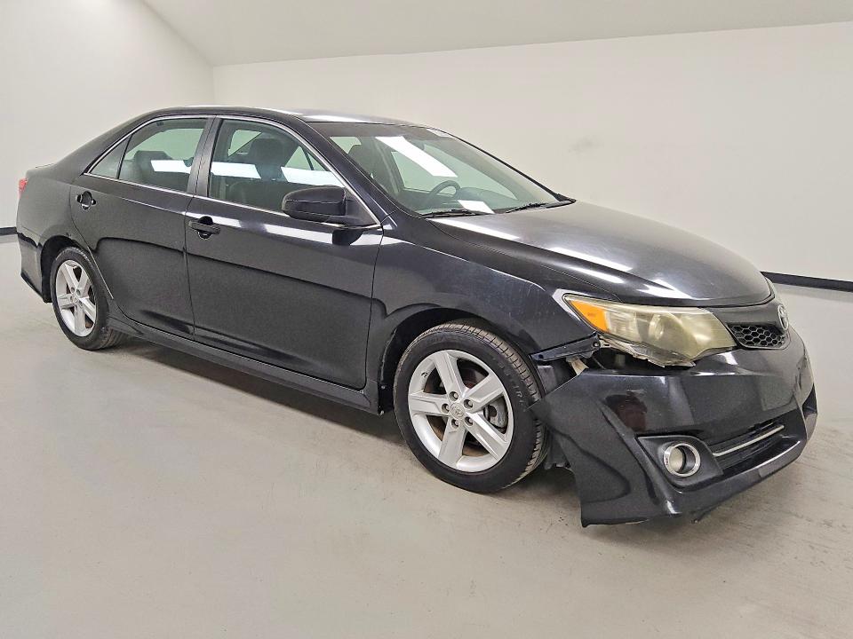 66831866 :رقم المزاد ، 4T1BF1FK7EU314844 vin ، 2014 Toyota Camry مزاد بيع